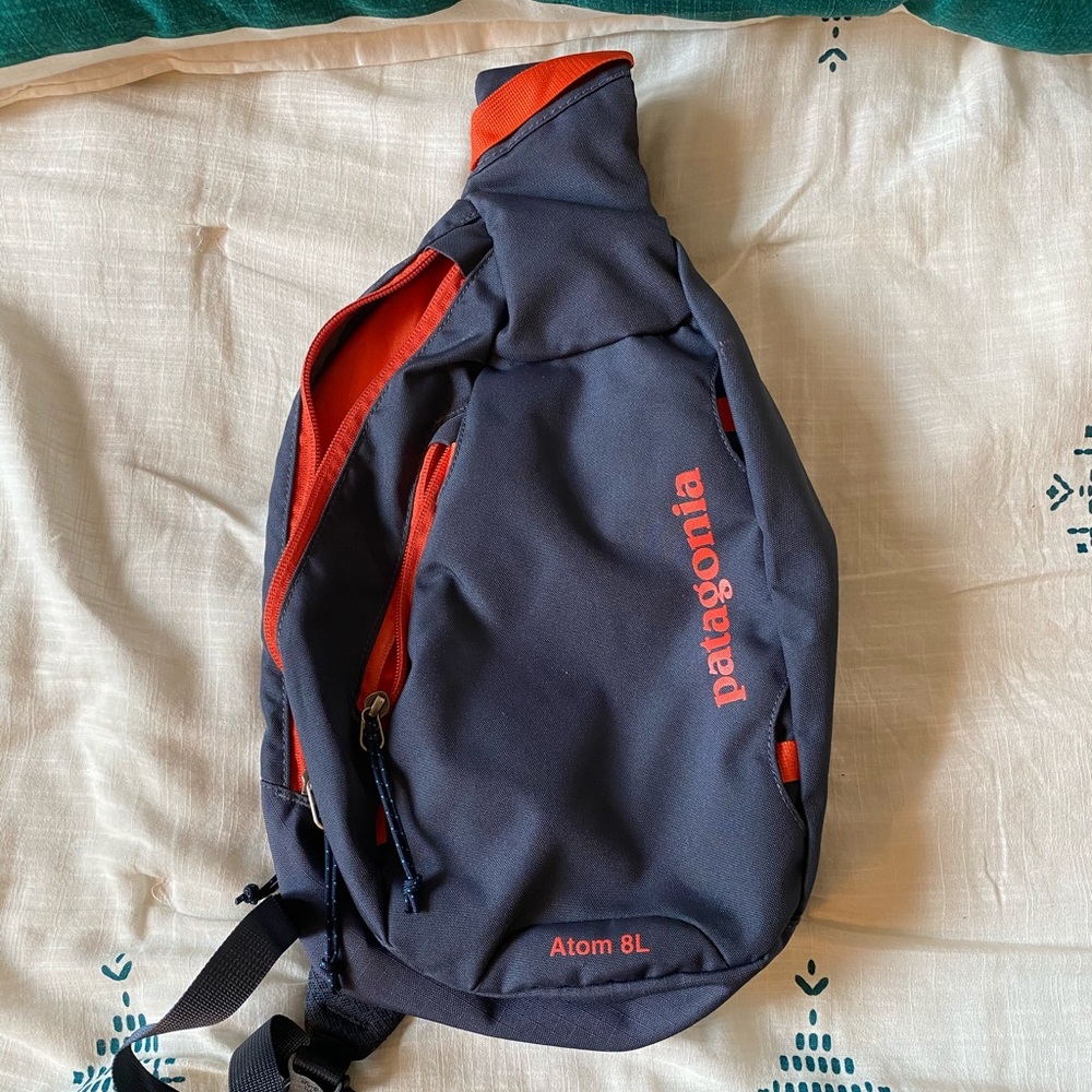 Patagonia atom sling backpack 8 liters